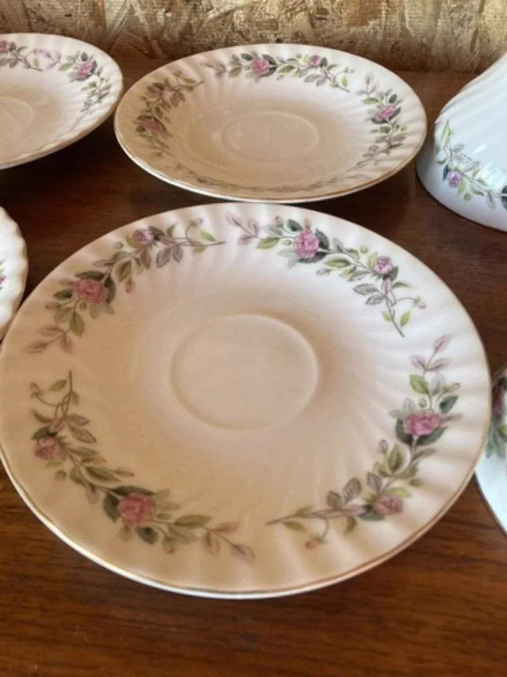 4 VINTAGE CREATIVE FINE CHINA #2345 JAPAN Tea Cups And Saucers Plate Pink Floral